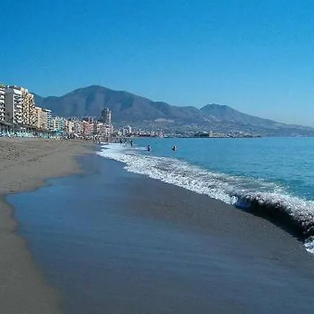 Апартаменты Inviting Apartment In Fuengirola - 100 M² With Sea View *