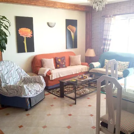 Inviting Apartment In Fuengirola - 100 M² With Sea View Апартаменты