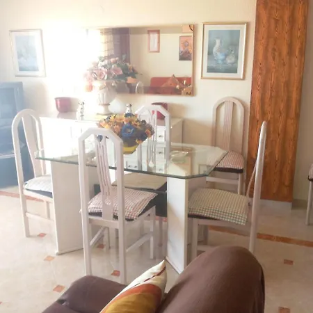 Appartement Inviting Apartment In Fuengirola - 100 M² With Sea View Fuengirola