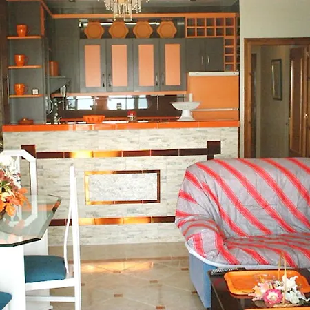 アパート Inviting Apartment In Fuengirola - 100 M² With Sea View フエンヒロラ