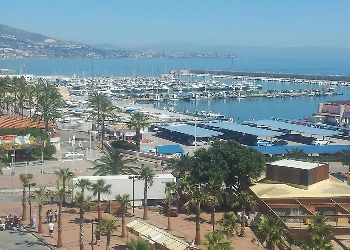 Apartamento Inviting Apartment In Fuengirola - 100 M² With Sea View