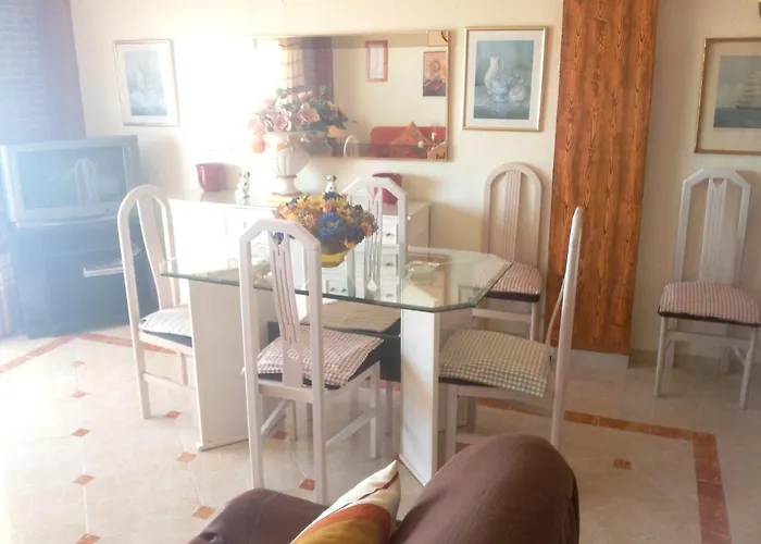 Apartamento Inviting Apartment In Fuengirola - 100 M² With Sea View Fuengirola