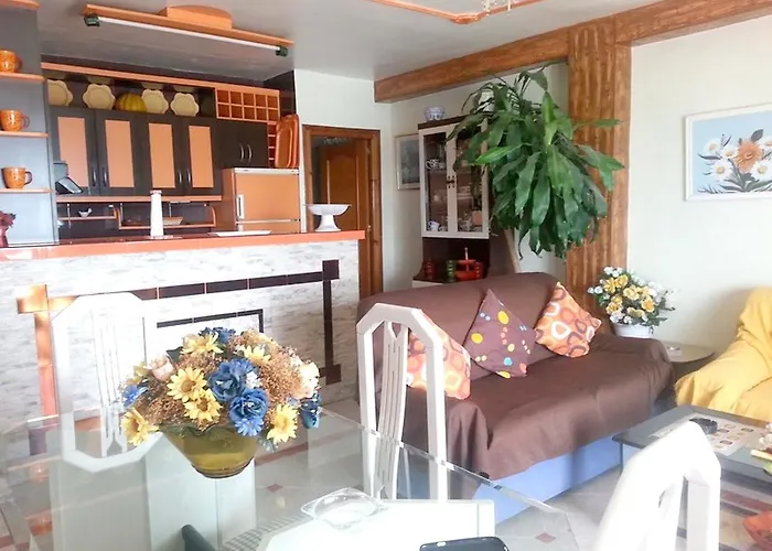 Appartamento Inviting Apartment In Fuengirola - 100 M² With Sea View *